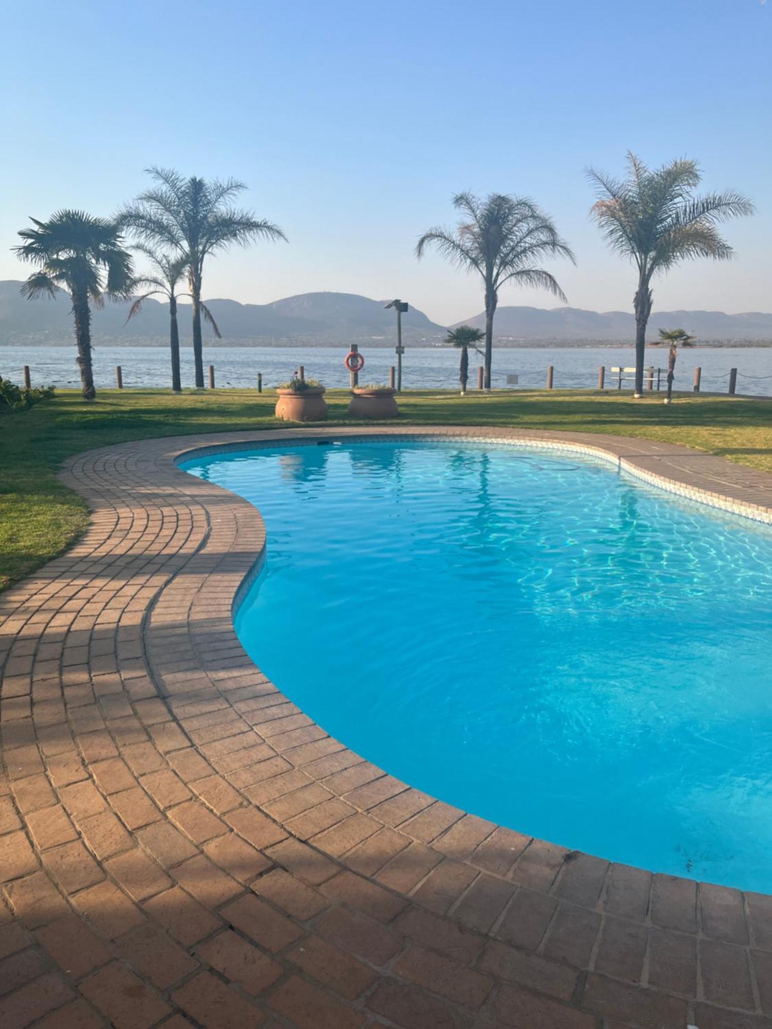 Twenty One Southwinds Villa Hartbeespoort Exterior photo