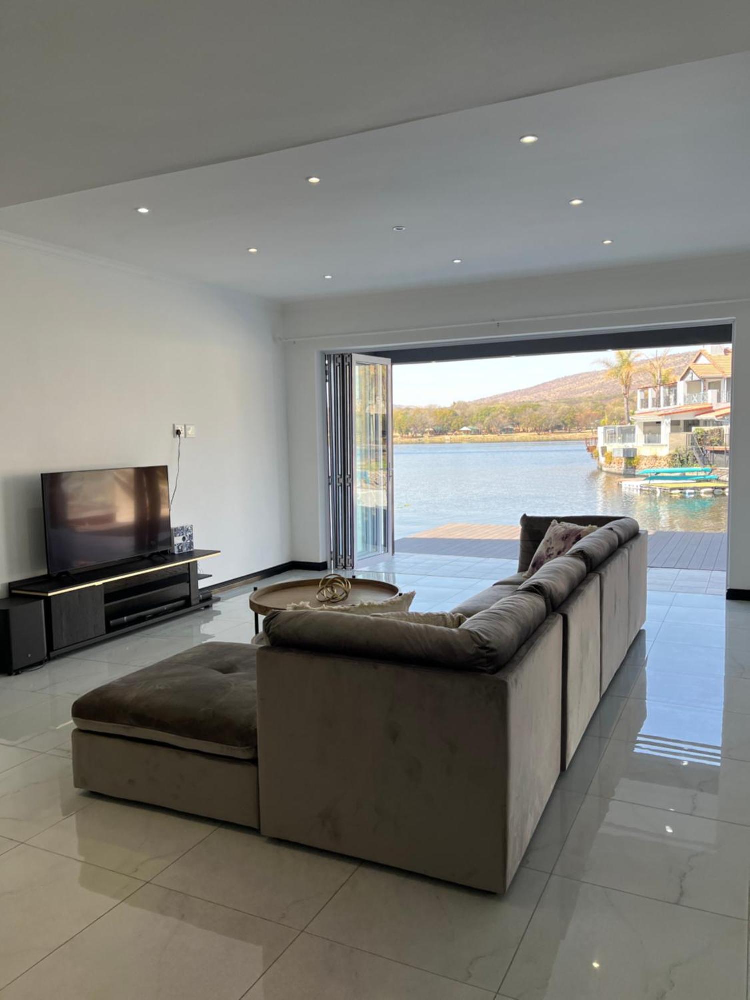 Twenty One Southwinds Villa Hartbeespoort Exterior photo